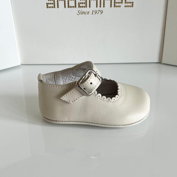 Andanines Baby Girls Ivory Leather Pram Shoes 172901EI