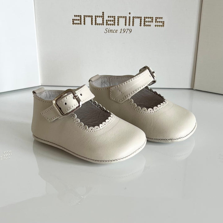 Andanines Baby Girls Ivory Leather Pram Shoes 172901EI